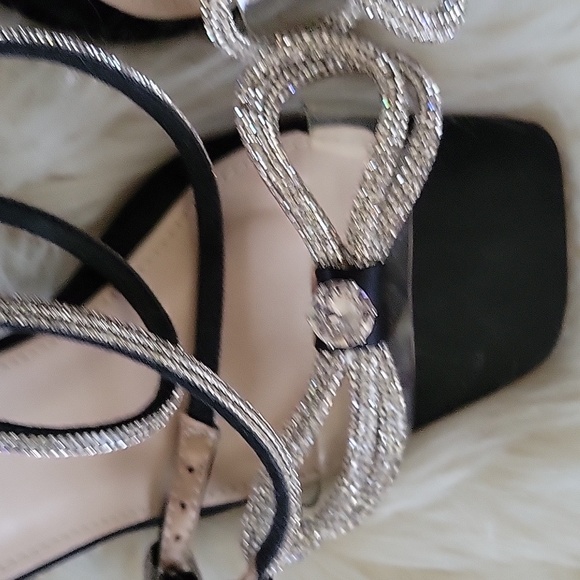 AZALEA WANG Black and Silver Strappy Heels - Picture 4 of 7